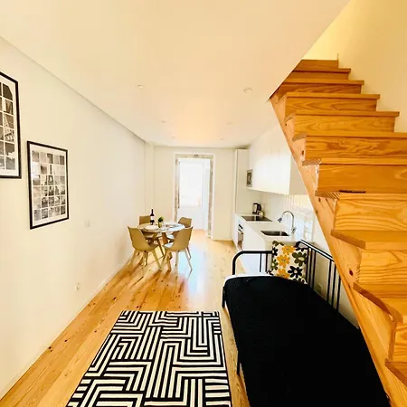 The Sarmento House - No 2d - Historical Two-bedroom Apartament *