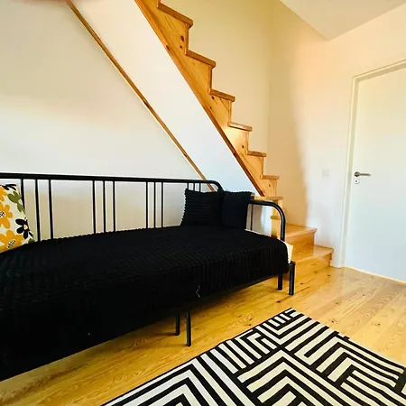 The Sarmento House - No 2d - Historical Two-bedroom 아파트 리스본