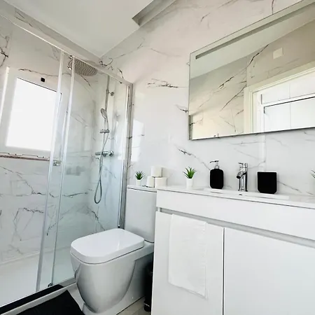 The Sarmento House - No 2d - Historical Two-bedroom *